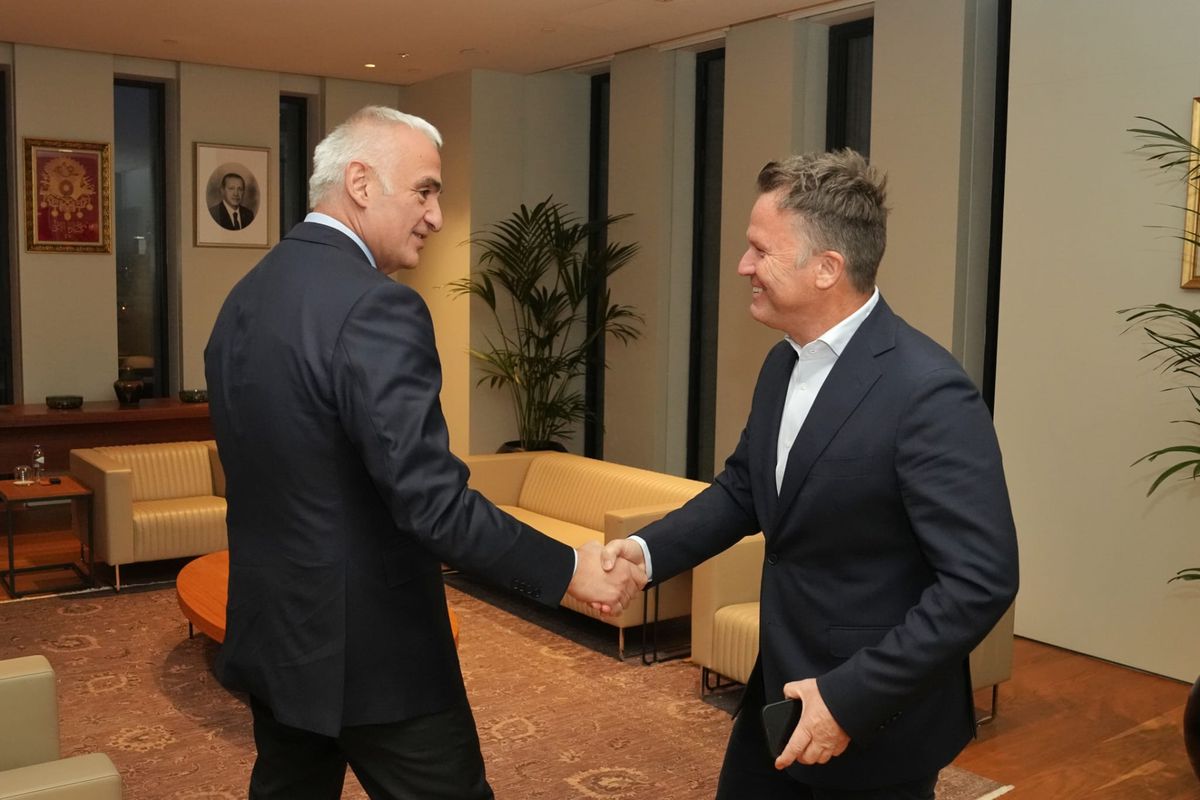 Bakan Ersoy, Avrupa Tur Operatörleriyle Görüştü