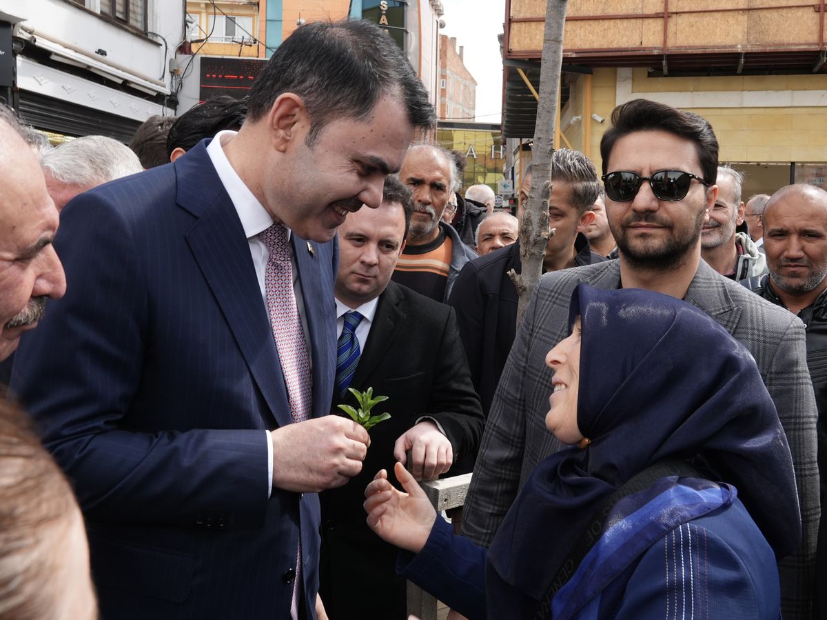 Bakan Kurum Çorum\'da Esnaf Ziyareti Yaptı