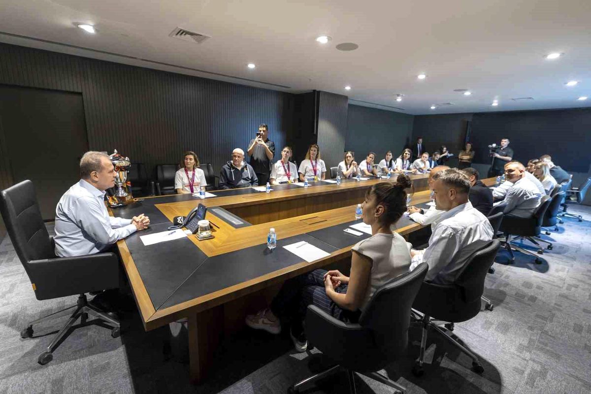 Başkan Seçer: "ÇBK Mersin\'in başarısı kentimiz için büyük bir zenginlik"