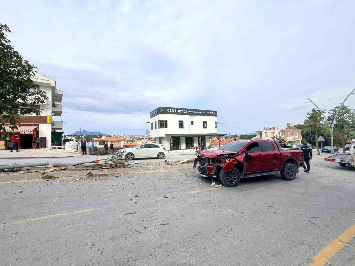 Datça\'da Otomobil Kazası: Yaralı Yok