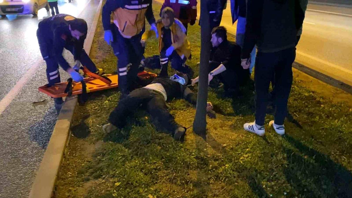 İnegöl\'de Telefonu Almaya Çalışırken Araç Çarptı