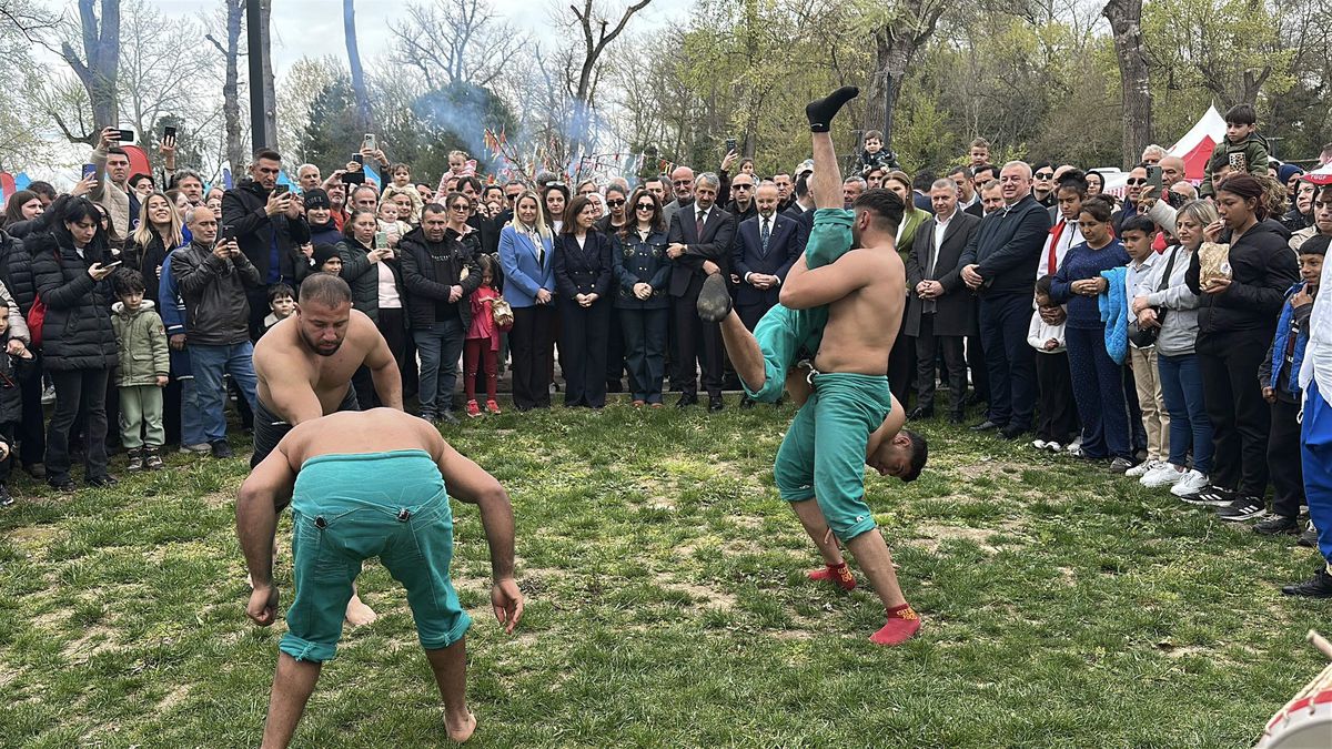 Edirne\'de Coşkulu Nevruz Kutlaması