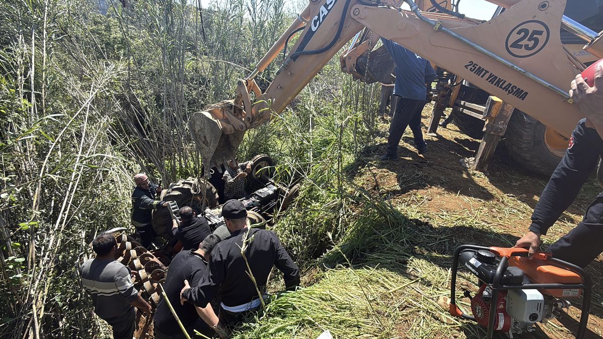 Antalya\'da korkunç ölüm: Emekli polis traktörün altında can verdi