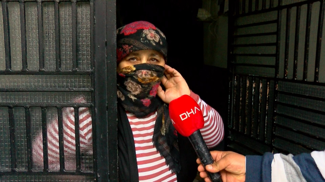 Engelli gence acımasız saldırı! Korumak isteyen anneyi de darp ettiler