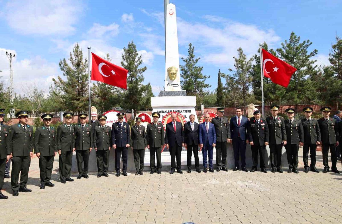 Eski KKTC Cumhurbaşkanı Tatar, Şanlıurfa\'nın kurtuluşunun 106. yıl dönümü törenine katıldı