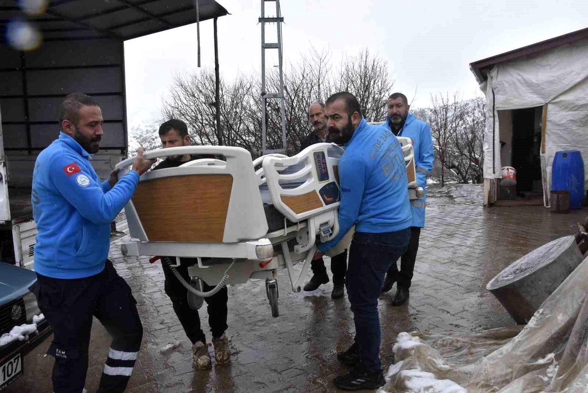 Konuksayar\'da Yatalak Hastaya Ortopedik Yatak