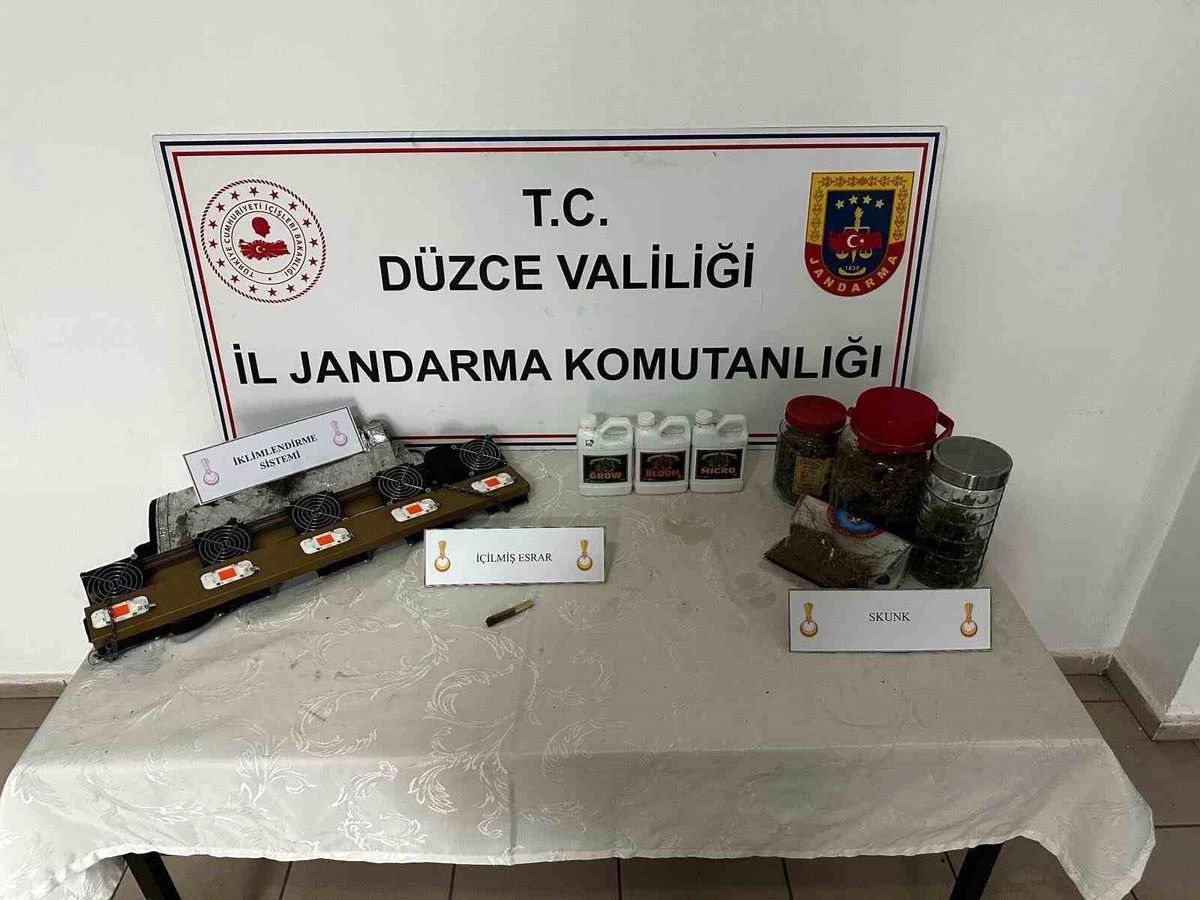 Düzce\'de Uyuşturucu Üreticileri Yakalandı