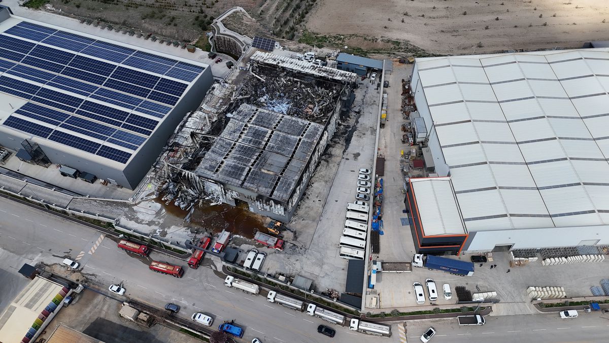 Sincan\'daki Fabrikada Yangın: Soğutma Çalışmaları Tamamlandı