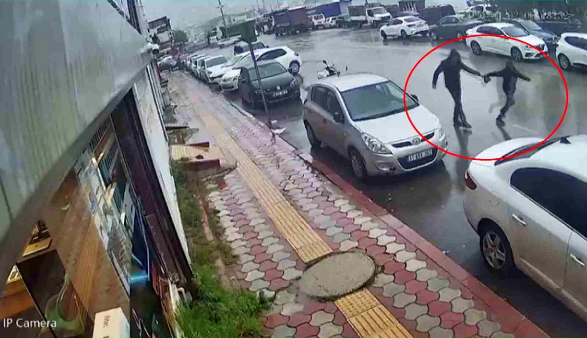 Kapkaççıya Kapatmayan Kuyumcu Peşinden Koştu