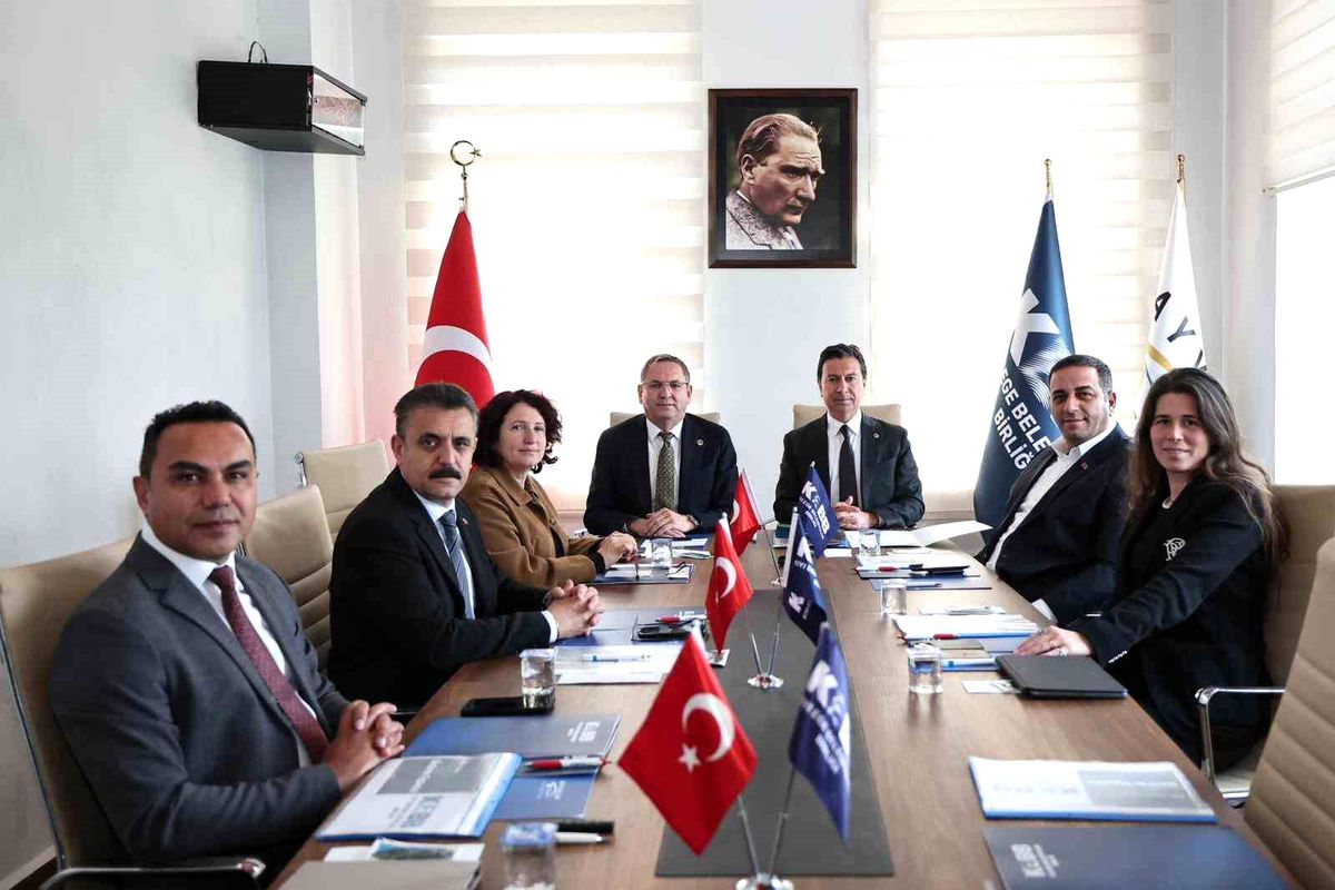 Kıyı Ege belediyeleri Ayvalık\'ta buluştu