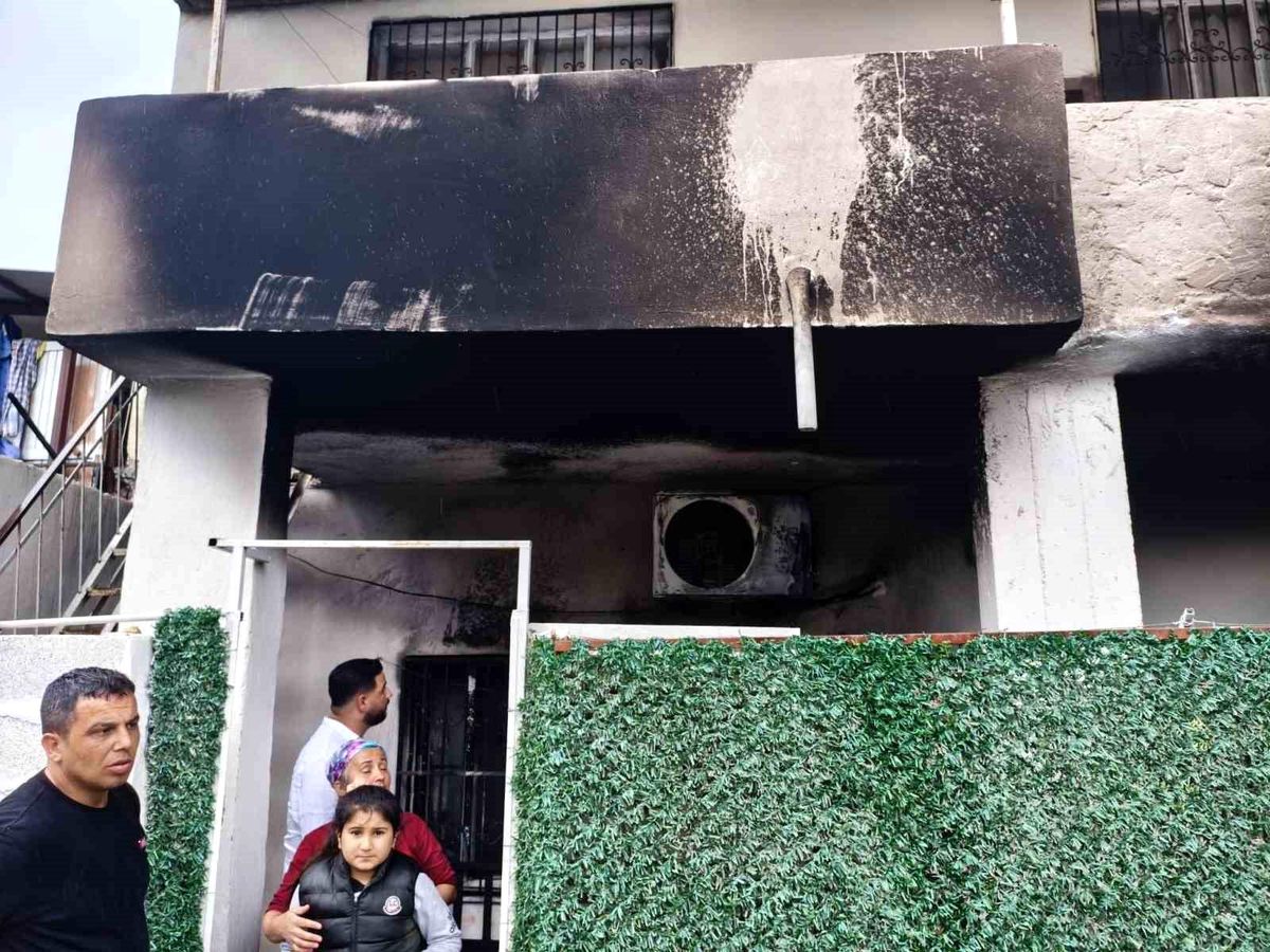 Klima patladı, evde yangın çıktı