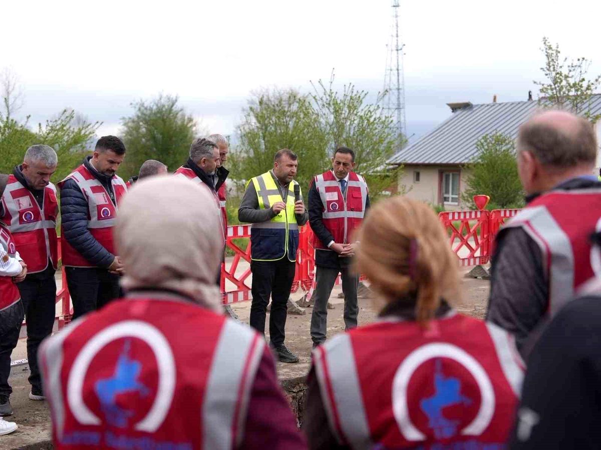Mahalle muhtarları projeleri inceledi