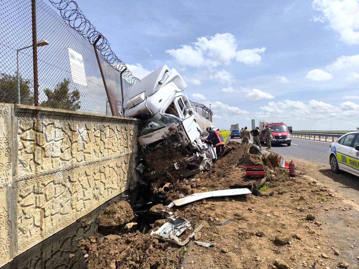 Nusaybin\'de Yakıt Tankeri Kazası