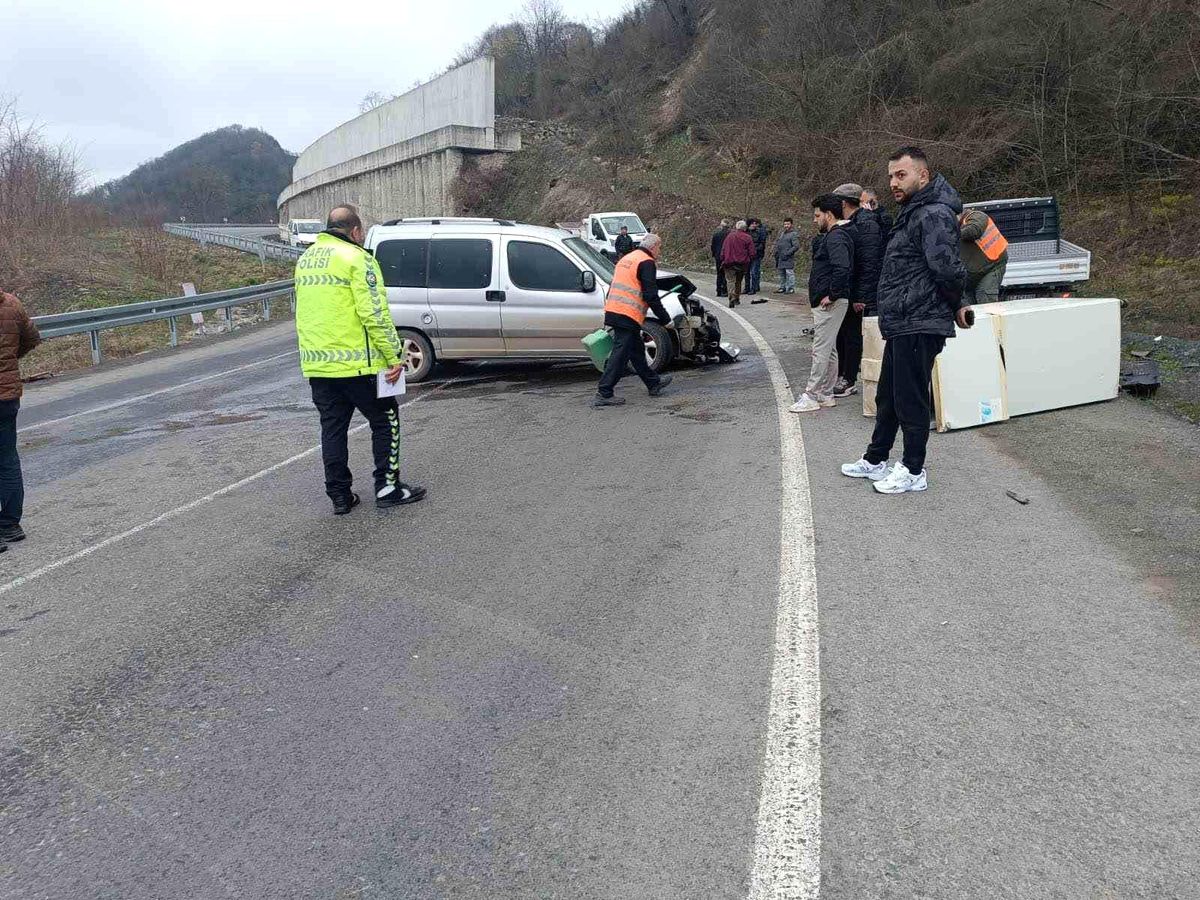 Ordu\'da Trafik Kazası: 2 Yaralı