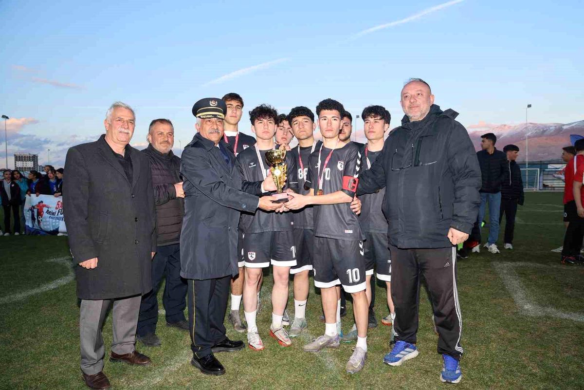 Polis Haftası Futbol Turnuvası Coşkuyla Tamamlandı