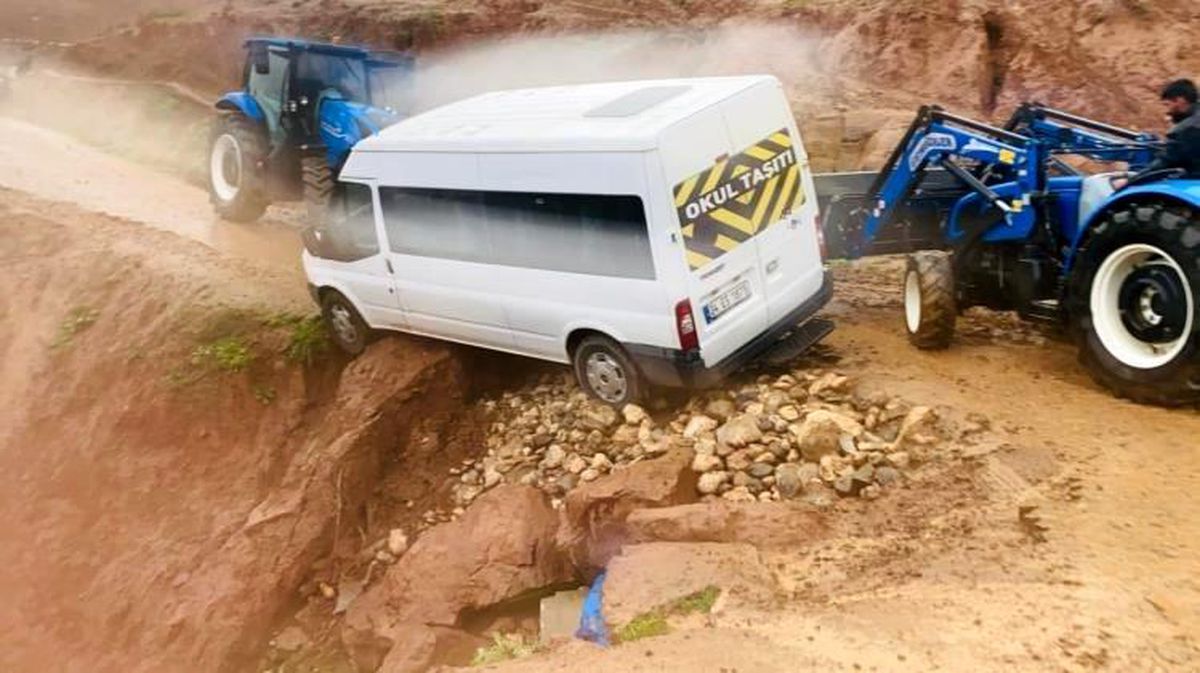 Siirt\'te Şiddetli Yağışlar Hayatı Olumsuz Etkiledi