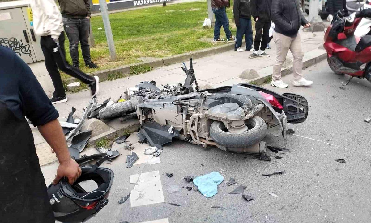 Sultangazi\'de Kaza: Motosiklet Sürücüsü Yaralandı