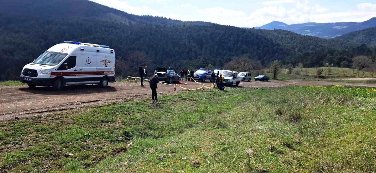 Tamir etmeye çalıştığı aracının altında kalan şahıs hayatını kaybetti