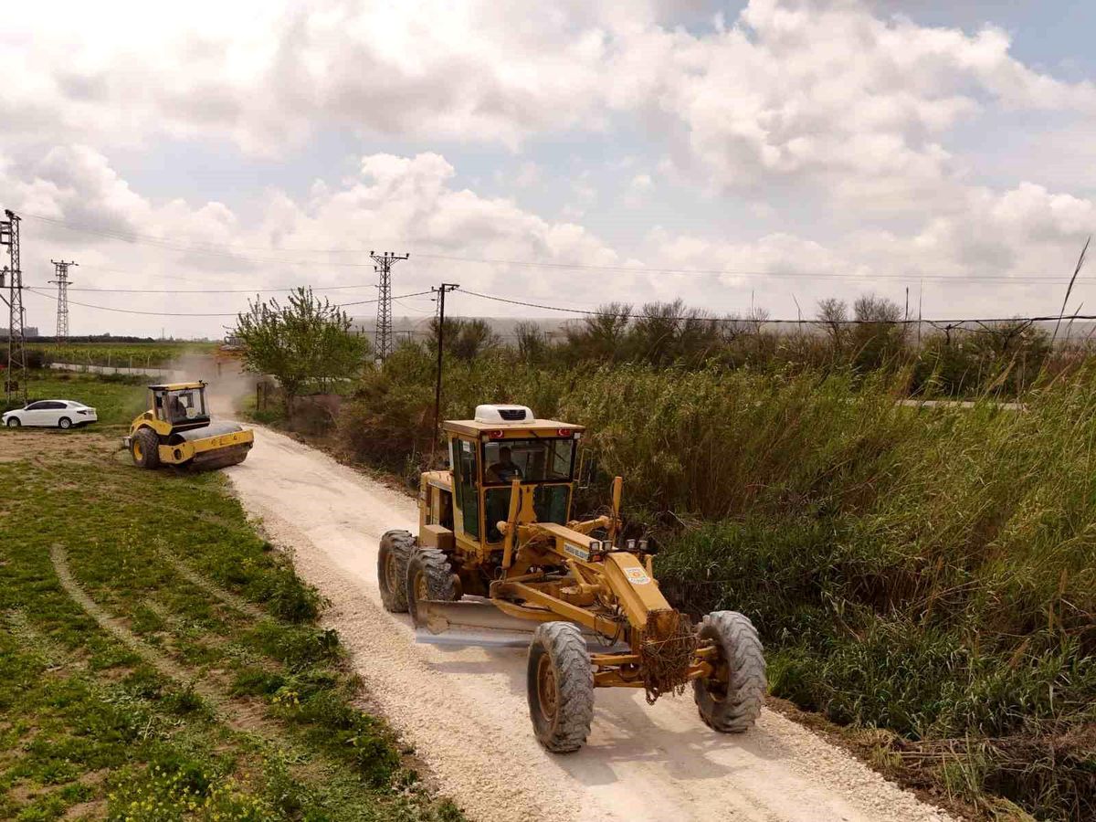 Tarsus\'ta yağıştan zarar gören yollar yeniden düzenlendi