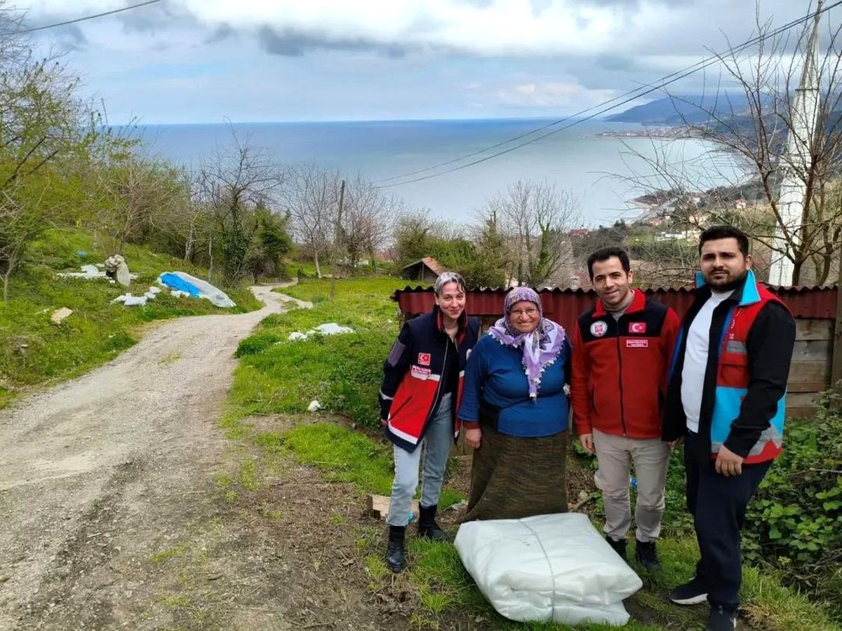 Türkeli\'de Sera Naylonu Dağıtımı