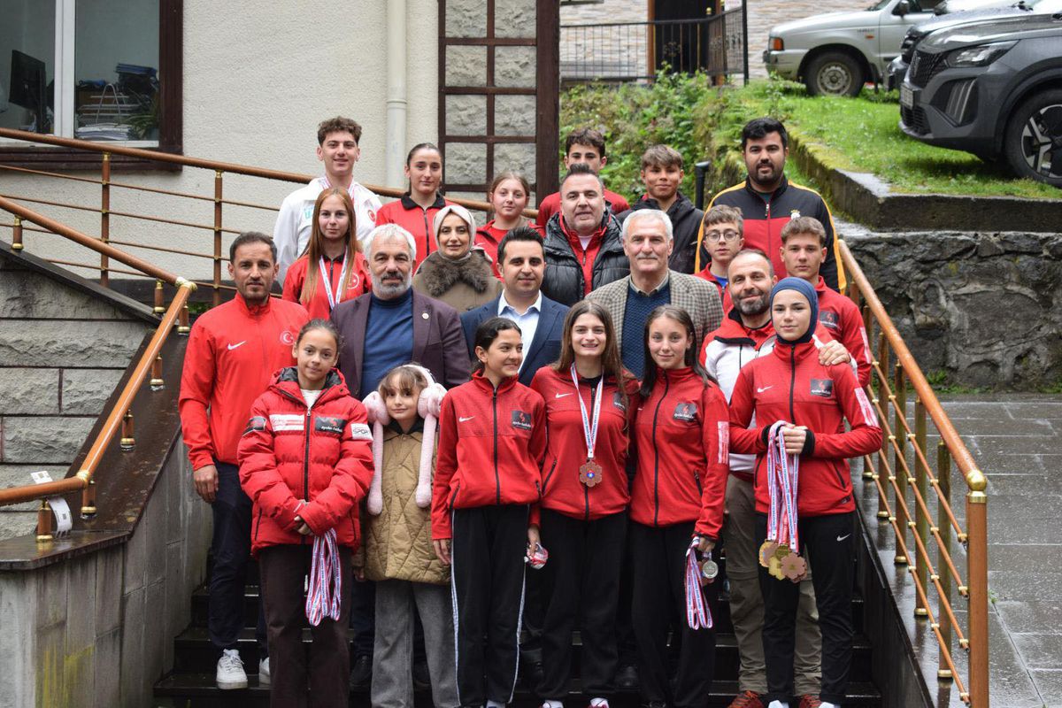 Türkiye şampiyonu kayak takımından anlamlı ziyaret