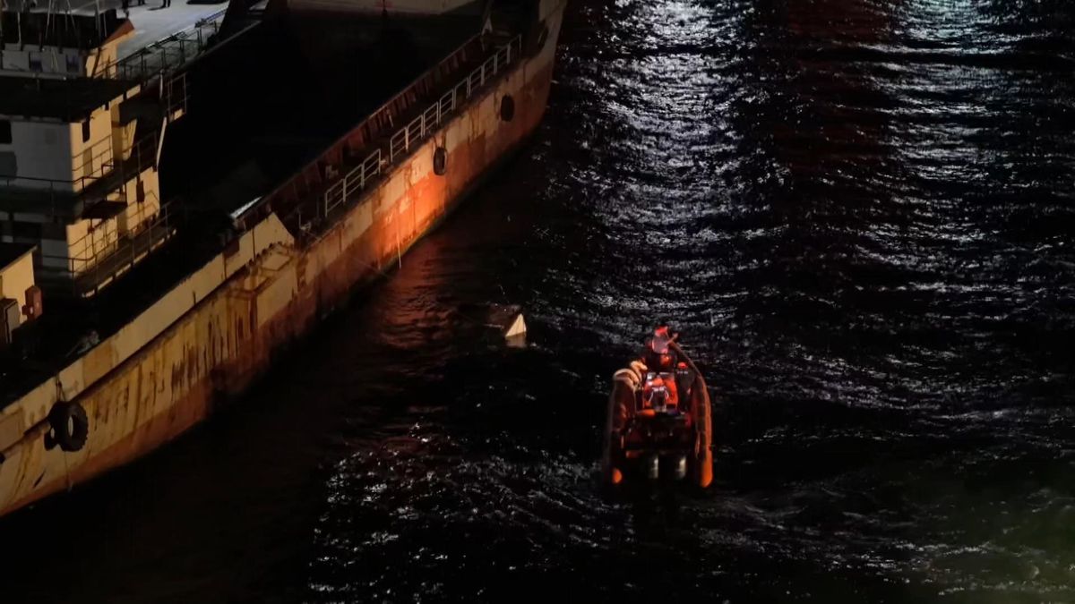 Üsküdar\'da Tekne-Gemi Çarpışması