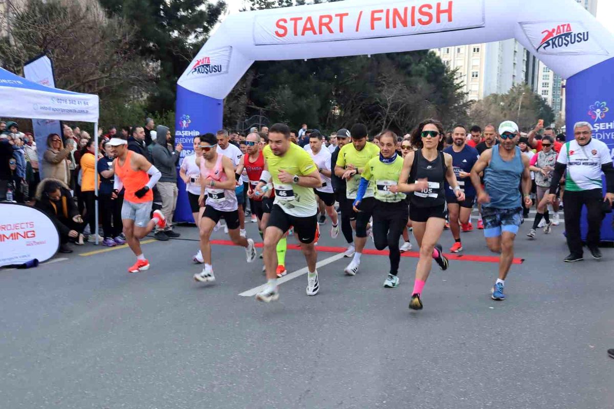 Ataşehir\'de bir ilk: 1200 sporcu Ata Koşusu\'nda ter döktü