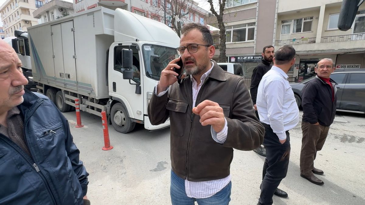 Park Edilen Araç Trafiği Kilitledi