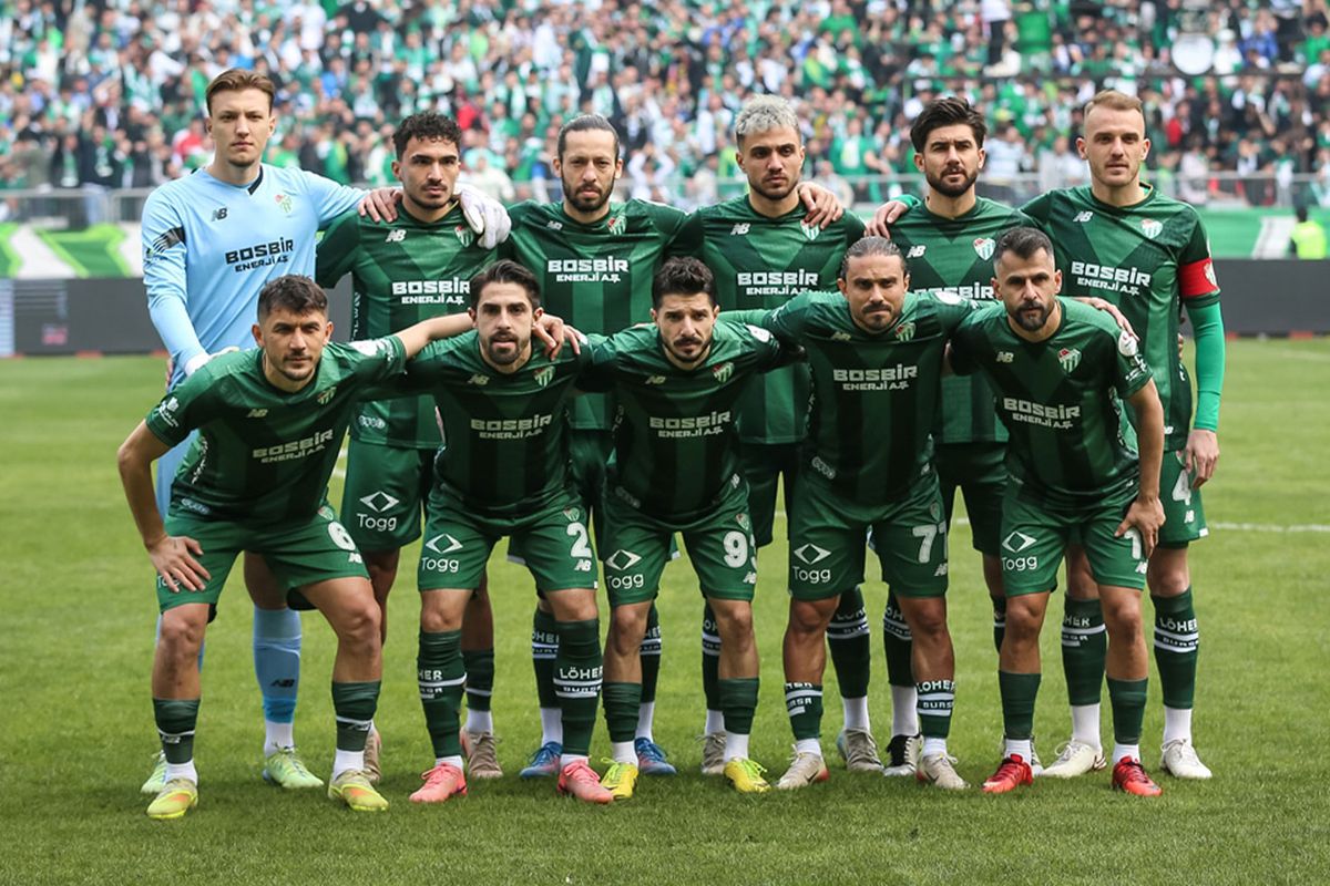 Bursaspor 1. Lig\'e göz kırptı! 1 puan daha alırsa şampiyonlar