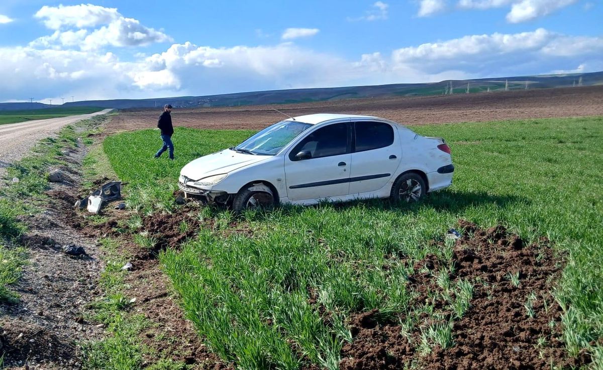 Alaca\'da Otomobil Devrildi: 1 Yaralı