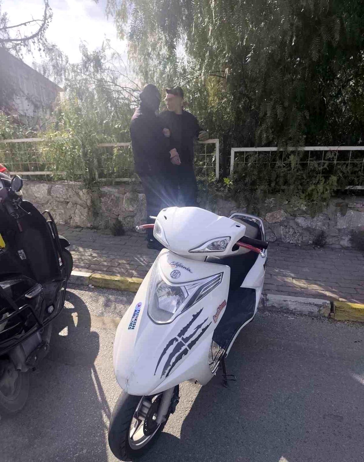 Kuşadası\'nda Motosiklet Kovalamacası