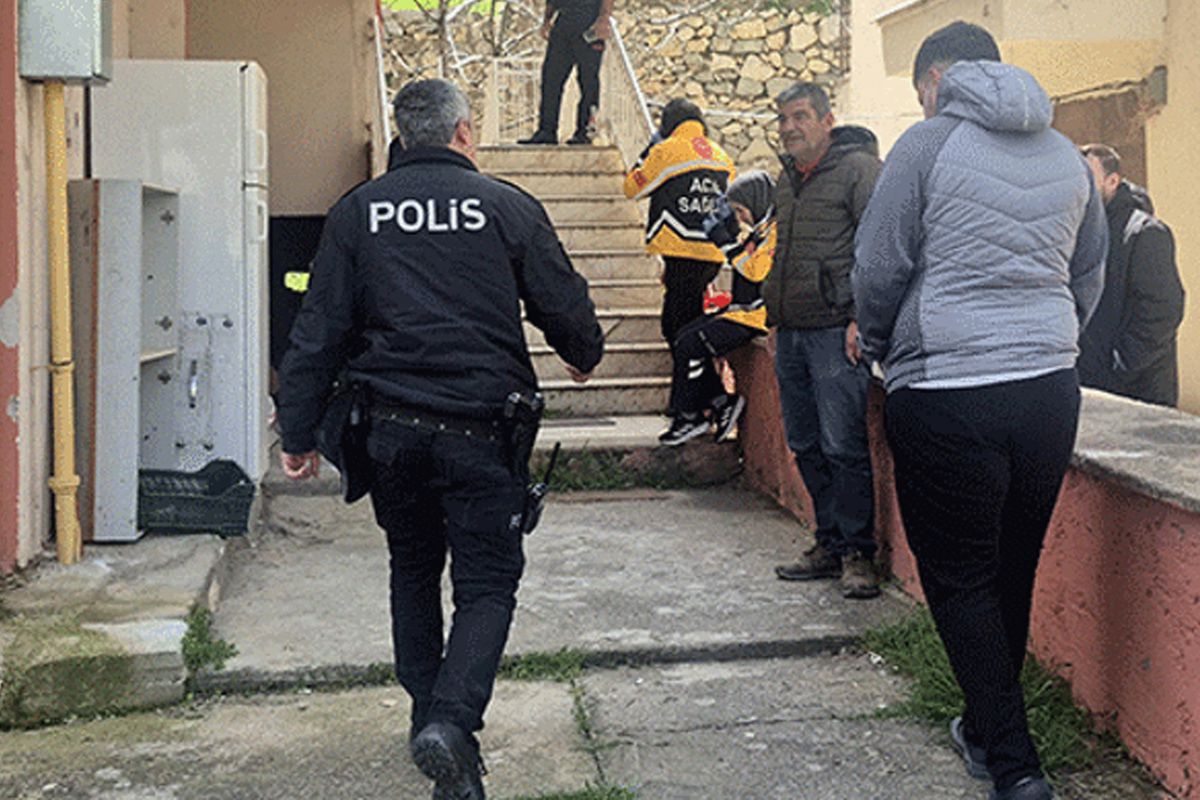 Yalnız yaşayan yaşlı adam evinde ölü bulundu