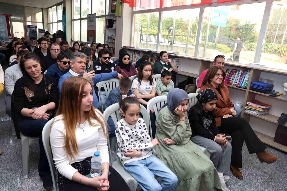 Görme engelli sporcular için canlı radyo tiyatrosu sahnelendi