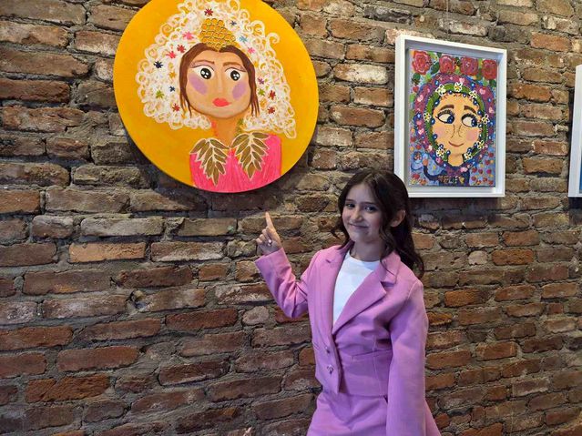 9 Yaşındaki Hatice Alya Teker'den İlk Sergi