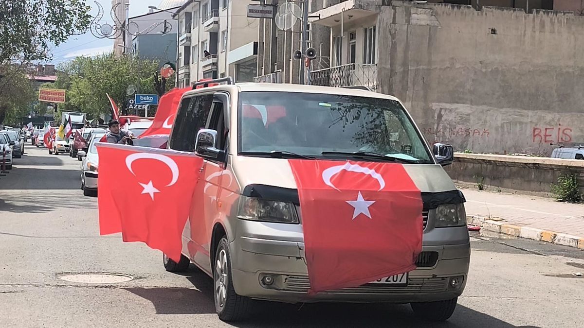 Iğdır\'da İran\'a Destek Konvoyu Düzenlendi