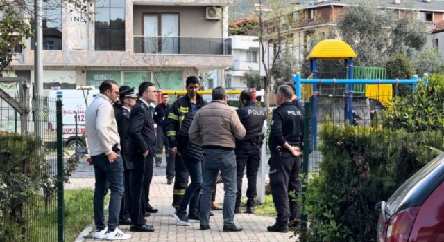 İntihar etmek için cami çatısına çıktı, 2 saatlik çabayla aşağı indirildi