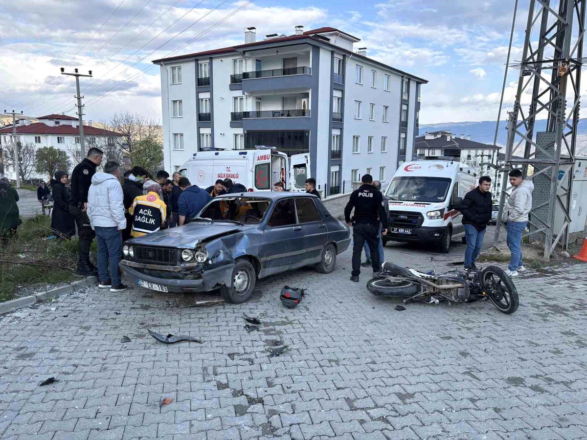 Tosya\'da Motosiklet-Otomobil Kazası