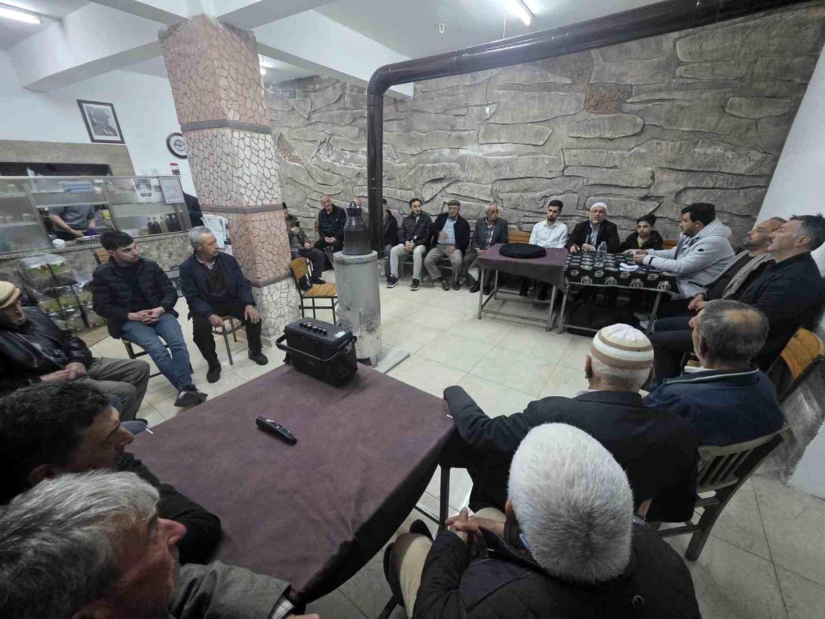 Kahvehane Sohbetleri\'ne Yoğun İlgi