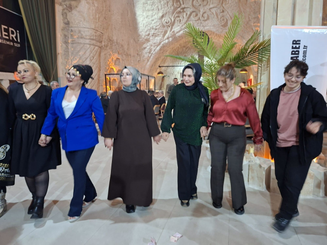 Mardin'de gazetecileri buluşturan gece! Dijital medya çalıştayı yoğun ilgi gördü