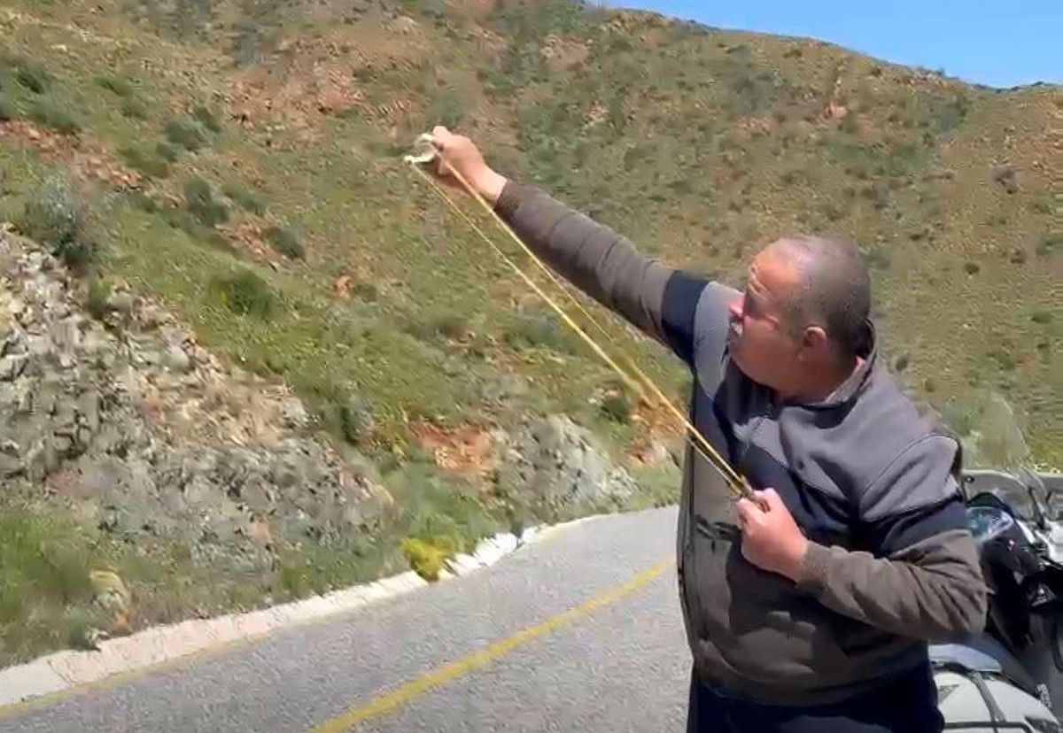 Marmaris\'te sapanla tohum topu attılar