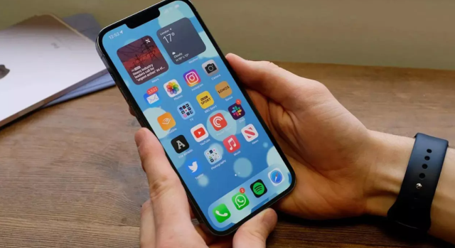 Milyonlar kullanıyordu! Bu telefonların fişi resmen çekiliyor