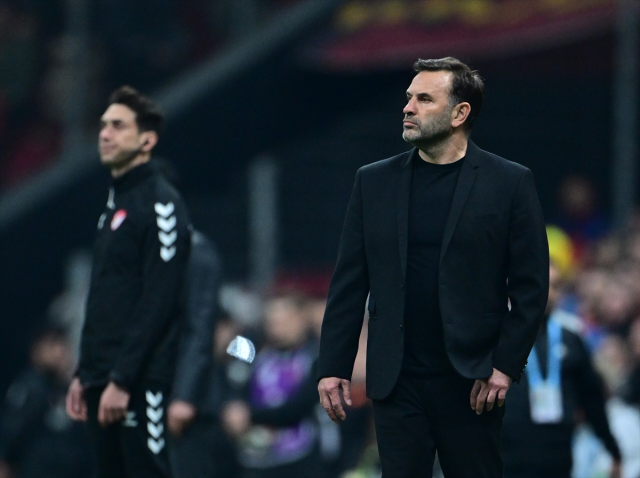 Okan Buruk Kocaelispor maçı sonrası isyan etti: Yatıyorlar, oyun duruyor, yavaşlıyor