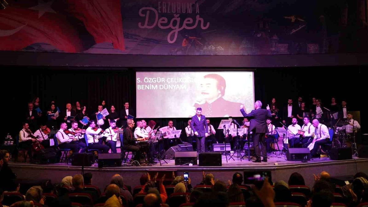 Palandöken\'de "Kaset şarkıları" konseri yoğun ilgi gördü