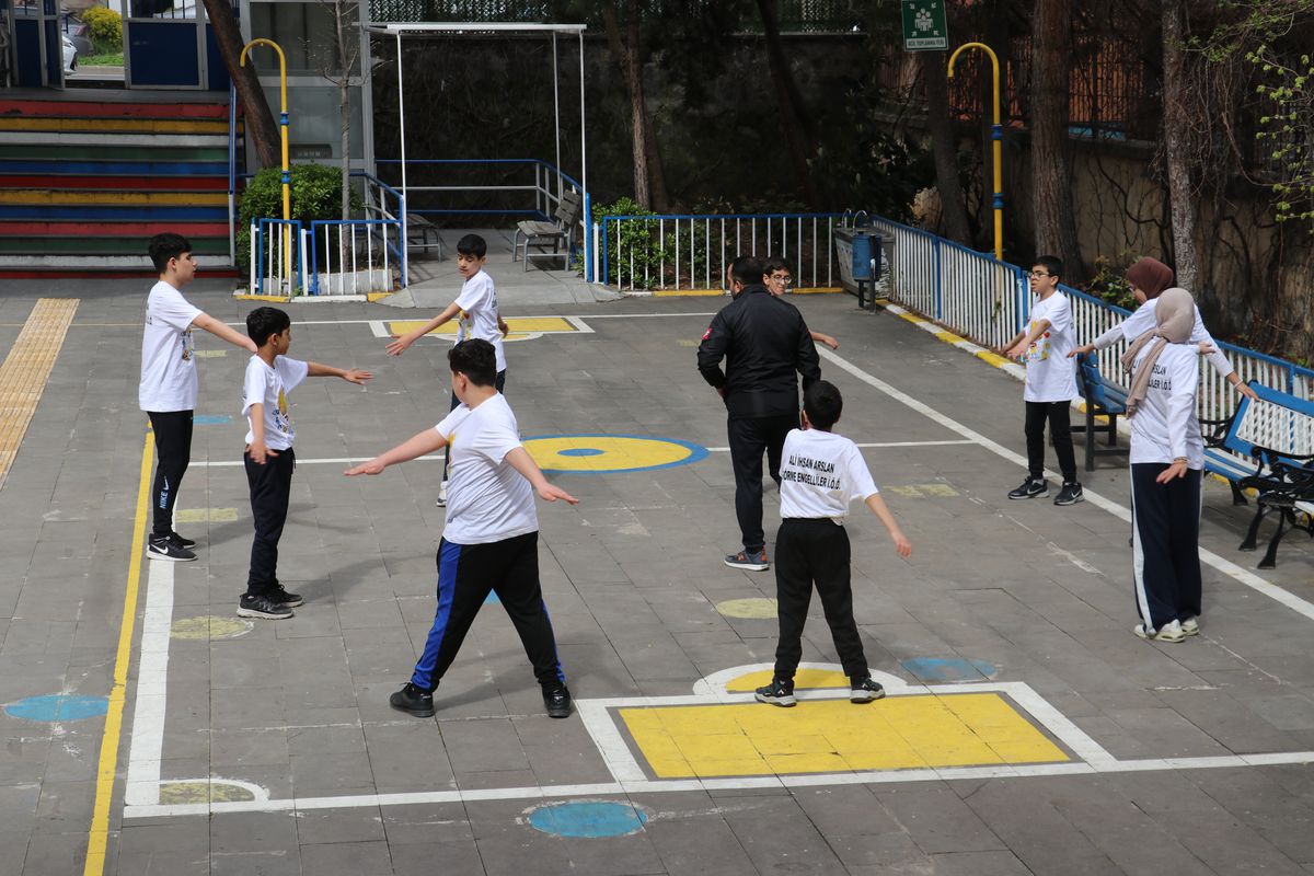 Diyarbakırlı Öğrenciler Tırmanış Şampiyonasında 11 Madalya Kazandı
