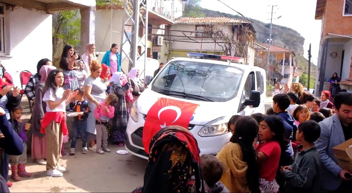 Polisler Safranbolu\'da Sürpriz Kutlama ile Karşılandı