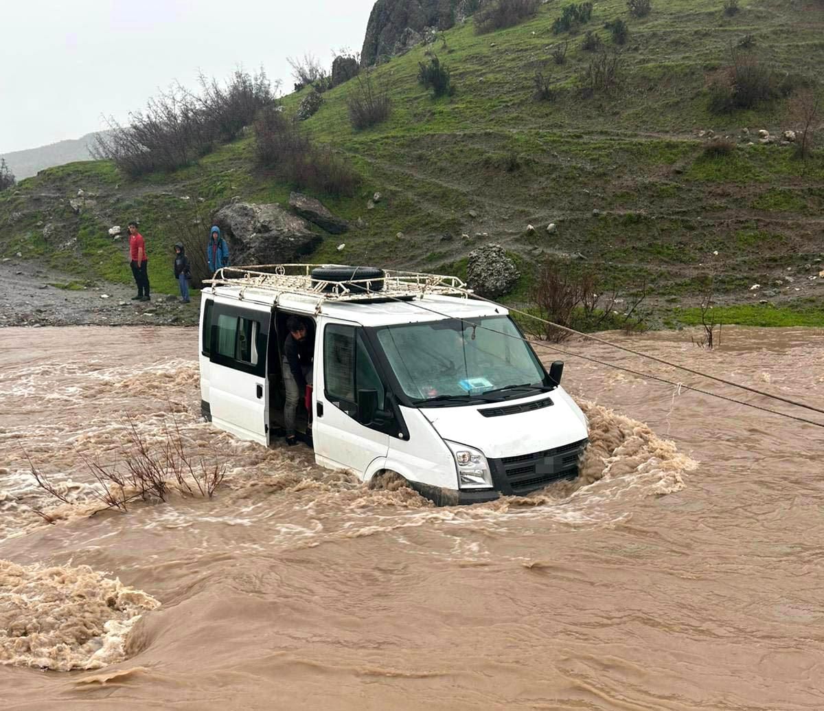 Siirt\'te selde mahsur kalan kalp hastası kadın hayatını kaybetti