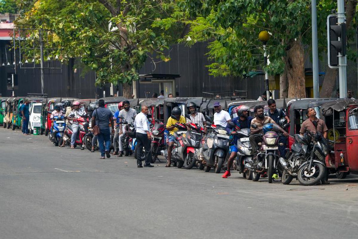 Sri Lanka\'da Akaryakıt Alımında Yeni Dönem