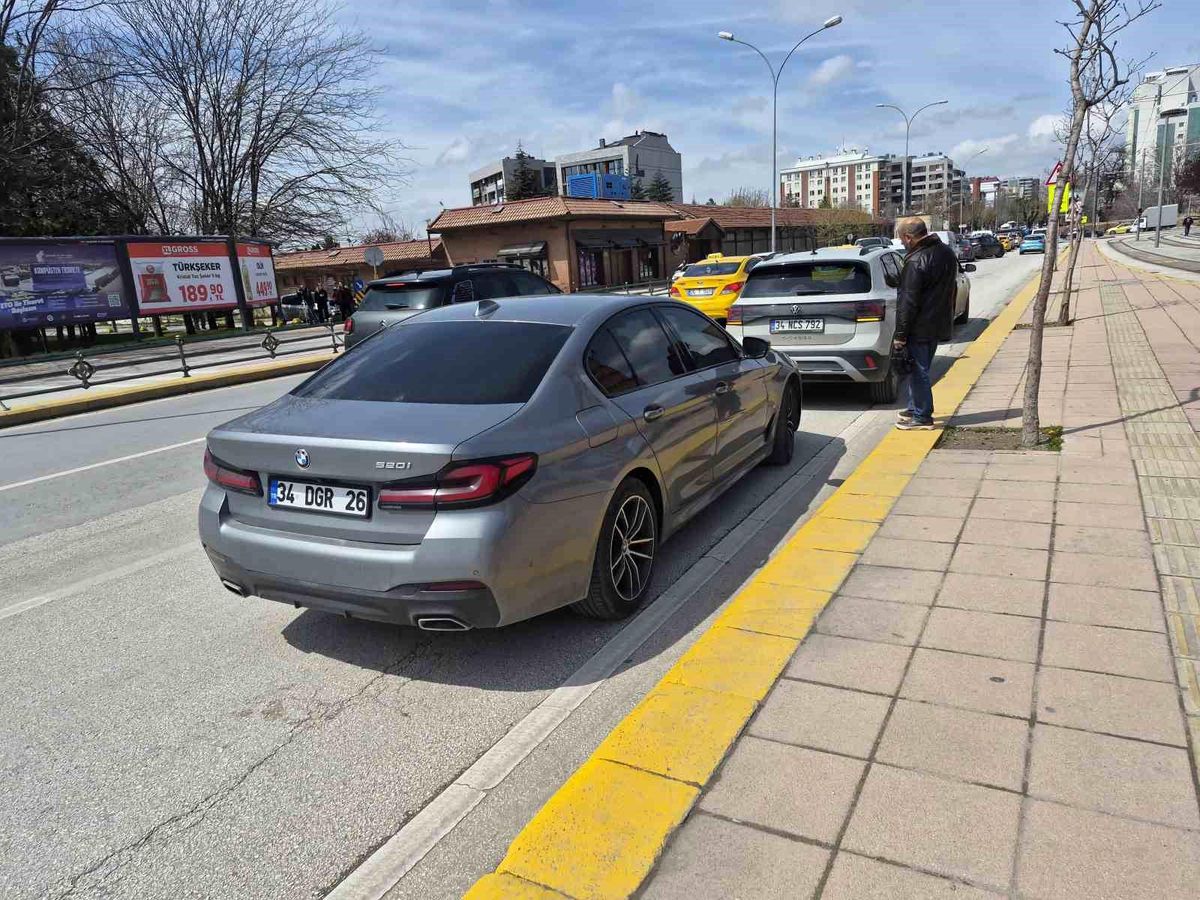 Eskişehir\'de Yaya Geçidinde Trafik Kazası