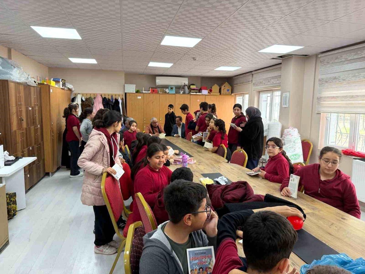 Cuma Karataş Okurlarıyla Buluştu