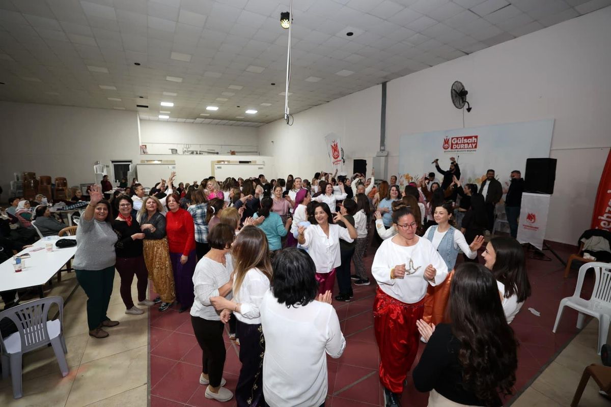 Yeniköy\'de şalvar gecesine büyük ilgi